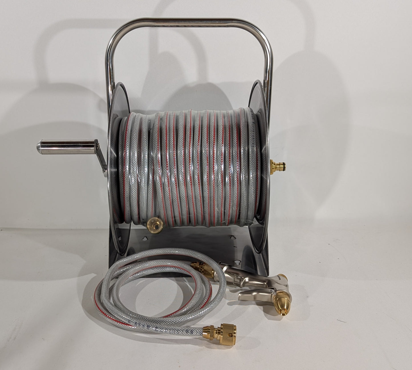 Slangetrommelen i aluminium med vannslange og tilbehør(modell 3)